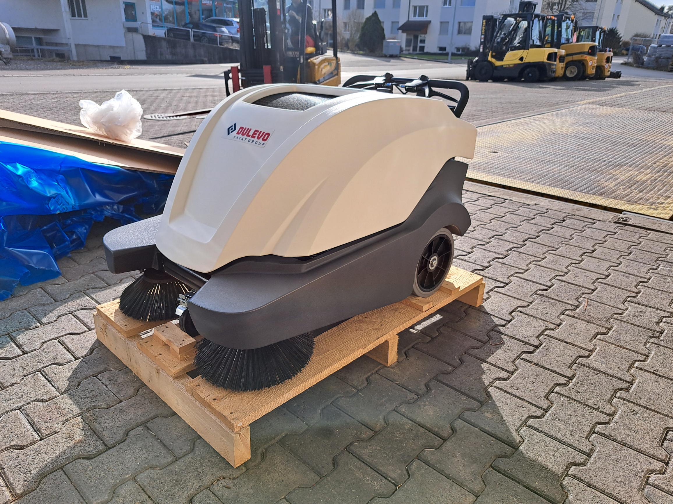 Neuzugang im Fuhrpark: Dulevo-Kehrmaschinen für höchste Reinigungsansprüche @ KWS Mietservice Neuzugang im Fuhrpark: Dulevo-Kehrmaschinen für höchste Reinigungsansprüche