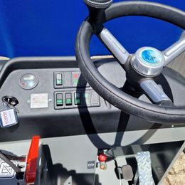 Aufsitz-Kehrsaugmaschine Fiorentini S34B mieten Aufsitz-Kehrsaugmaschine zur Miete