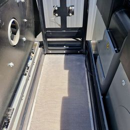 Aufsitz-Kehrsaugmaschine Fiorentini S34B mieten Aufsitz-Kehrsaugmaschine zur Miete