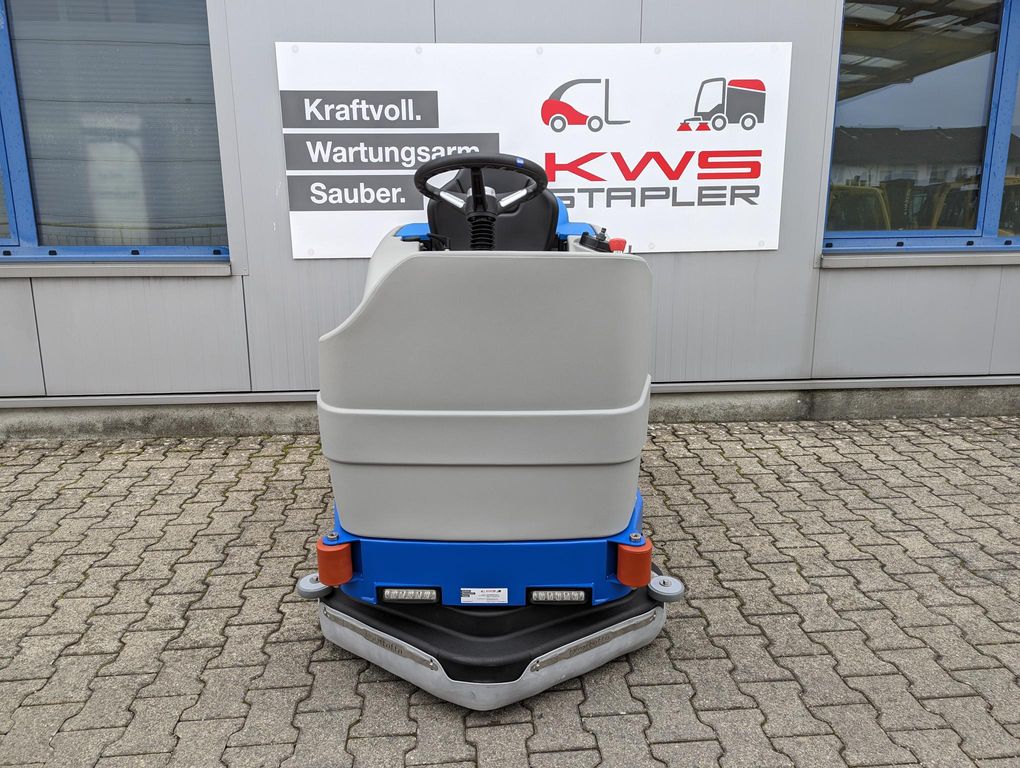 Aufsitz-Scheuersaugmaschine Fiorentini I38UE *Demofahrzeug* mieten Aufsitz-Scheuersaugmaschine zur Miete