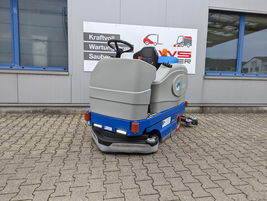 Aufsitz-Scheuersaugmaschine Fiorentini I38UE *Demofahrzeug* mieten Aufsitz-Scheuersaugmaschine zur Miete