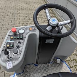 Aufsitz-Scheuersaugmaschine Fiorentini I38UE *Demofahrzeug* mieten Aufsitz-Scheuersaugmaschine zur Miete