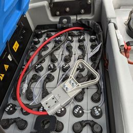 Aufsitz-Scheuersaugmaschine Fiorentini I38UE *Demofahrzeug* mieten Aufsitz-Scheuersaugmaschine zur Miete