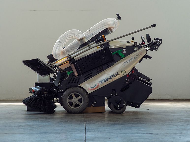 Kehrmaschine Tenax International Maxwind *Demofahrzeug* mieten Kehrmaschine zur Miete