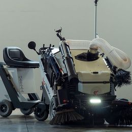 Kehrmaschine Tenax International Maxwind *Demofahrzeug* mieten Kehrmaschine zur Miete