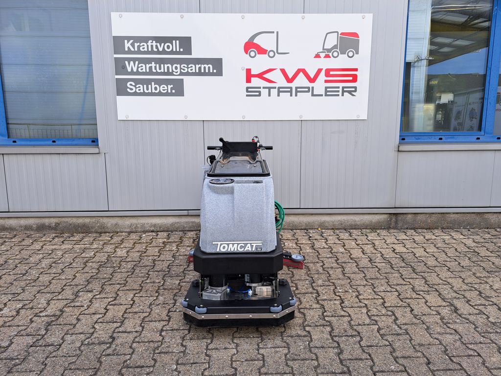 Scheuersaugmaschine Tomcat Sport V2 mieten Scheuersaugmaschine zur Miete