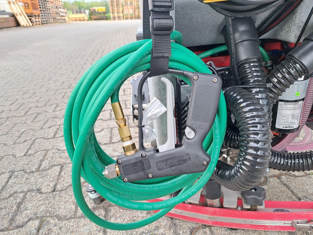 Scheuersaugmaschine Tomcat Sport V2 mieten Scheuersaugmaschine zur Miete