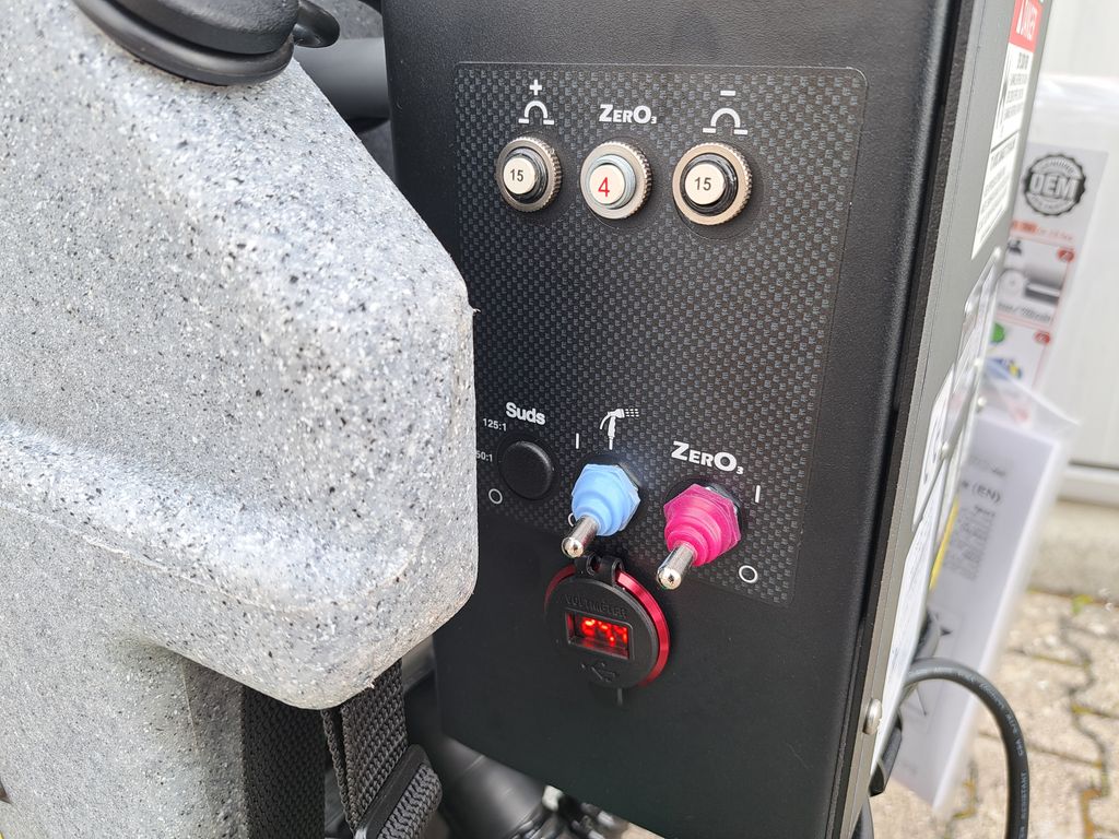 Scheuersaugmaschine Tomcat Sport V2 mieten Scheuersaugmaschine zur Miete