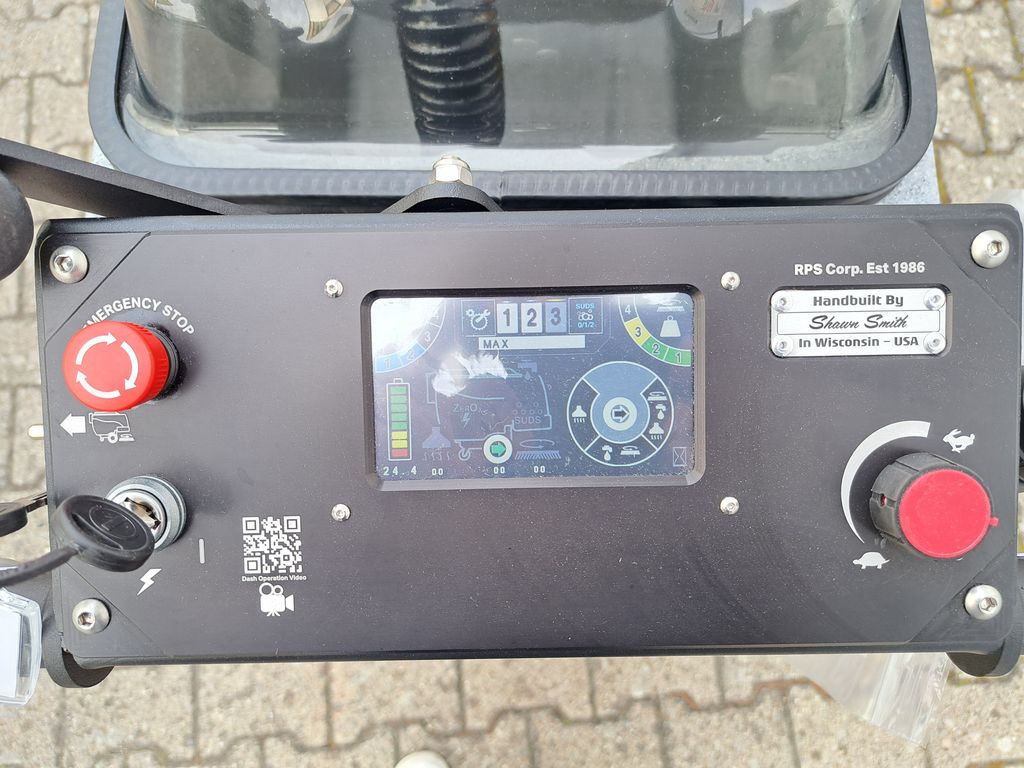 Scheuersaugmaschine Tomcat Sport V2 mieten Scheuersaugmaschine zur Miete