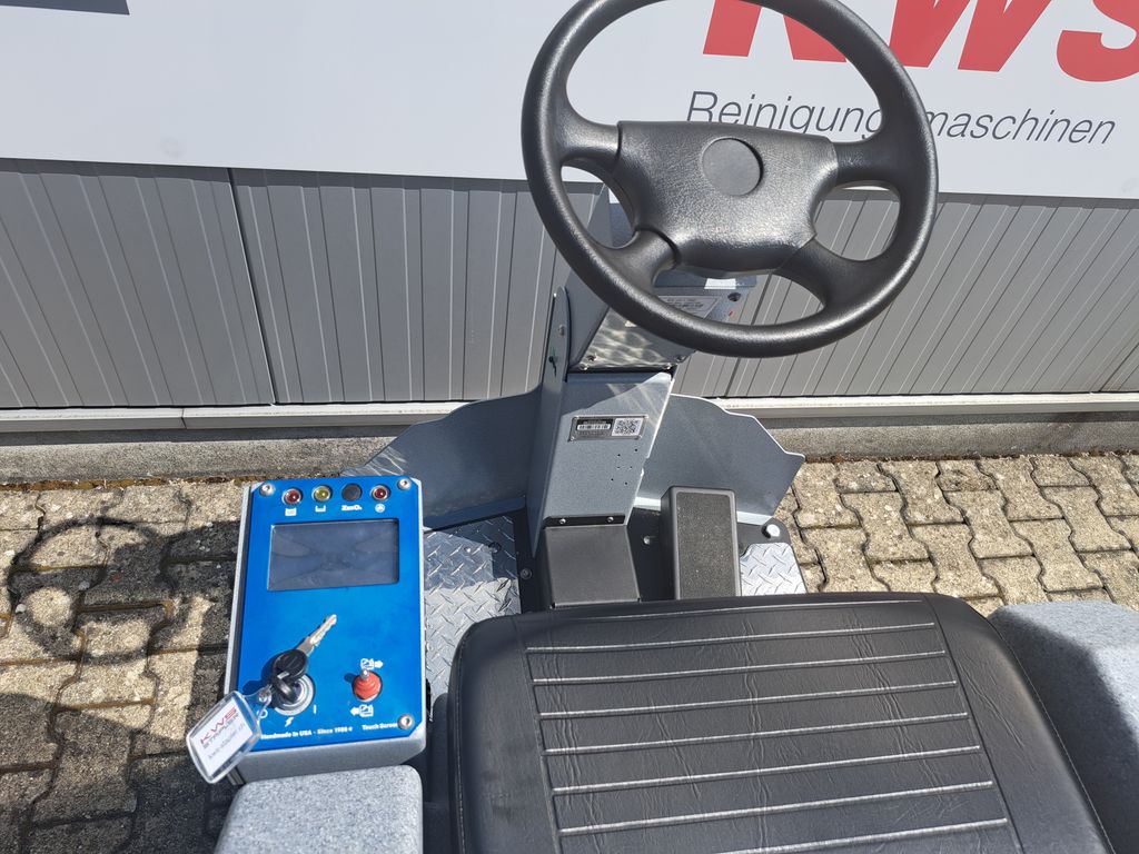 Aufsitz-Scheuersaugmaschine Tomcat EX v2 Disk mieten Aufsitz-Scheuersaugmaschine zur Miete