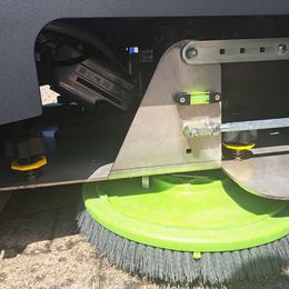 Aufsitz-Scheuersaugmaschine Tomcat EX v2 Disk mieten Aufsitz-Scheuersaugmaschine zur Miete