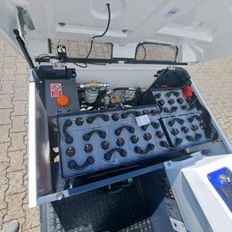 Aufsitz-Kehrsaugmaschine Dulevo 90 EH mieten Aufsitz-Kehrsaugmaschine zur Miete