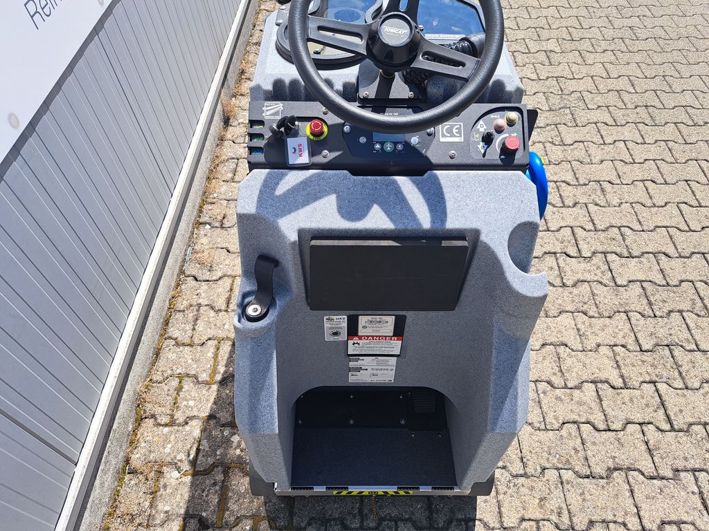 Scheuersaugmaschine Tomcat Rival mieten Scheuersaugmaschine zur Miete
