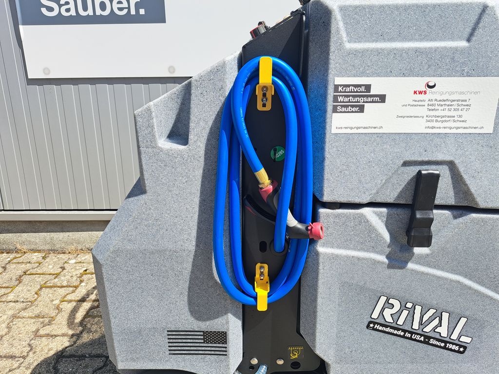 Scheuersaugmaschine Tomcat Rival mieten Scheuersaugmaschine zur Miete