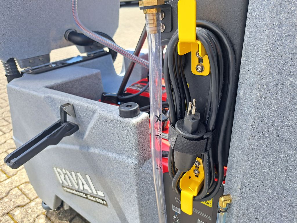 Scheuersaugmaschine Tomcat Rival mieten Scheuersaugmaschine zur Miete