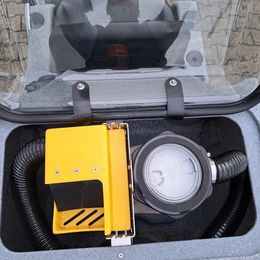 Aufsitz-Scheuersaugmaschine Tomcat CRZ V2 mieten Aufsitz-Scheuersaugmaschine zur Miete