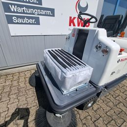 Aufsitz-Kehrsaugmaschine Dulevo 1100 EH mieten Aufsitz-Kehrsaugmaschine zur Miete
