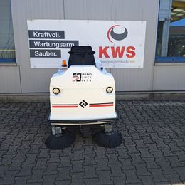 Aufsitz-Kehrsaugmaschine zur Miete
