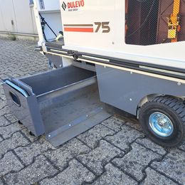 Aufsitz-Kehrsaugmaschine zur Miete