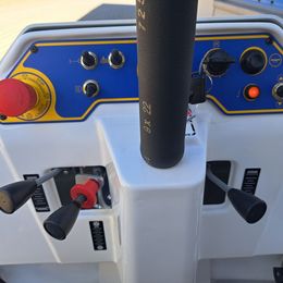 Aufsitz-Kehrsaugmaschine zur Miete
