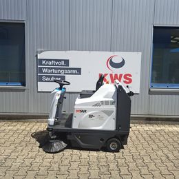 Aufsitz-Kehrsaugmaschine zur Miete