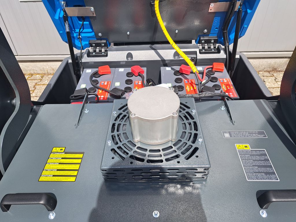 Aufsitz-Kehrsaugmaschine Fimap FSR8 Pro mieten Aufsitz-Kehrsaugmaschine zur Miete