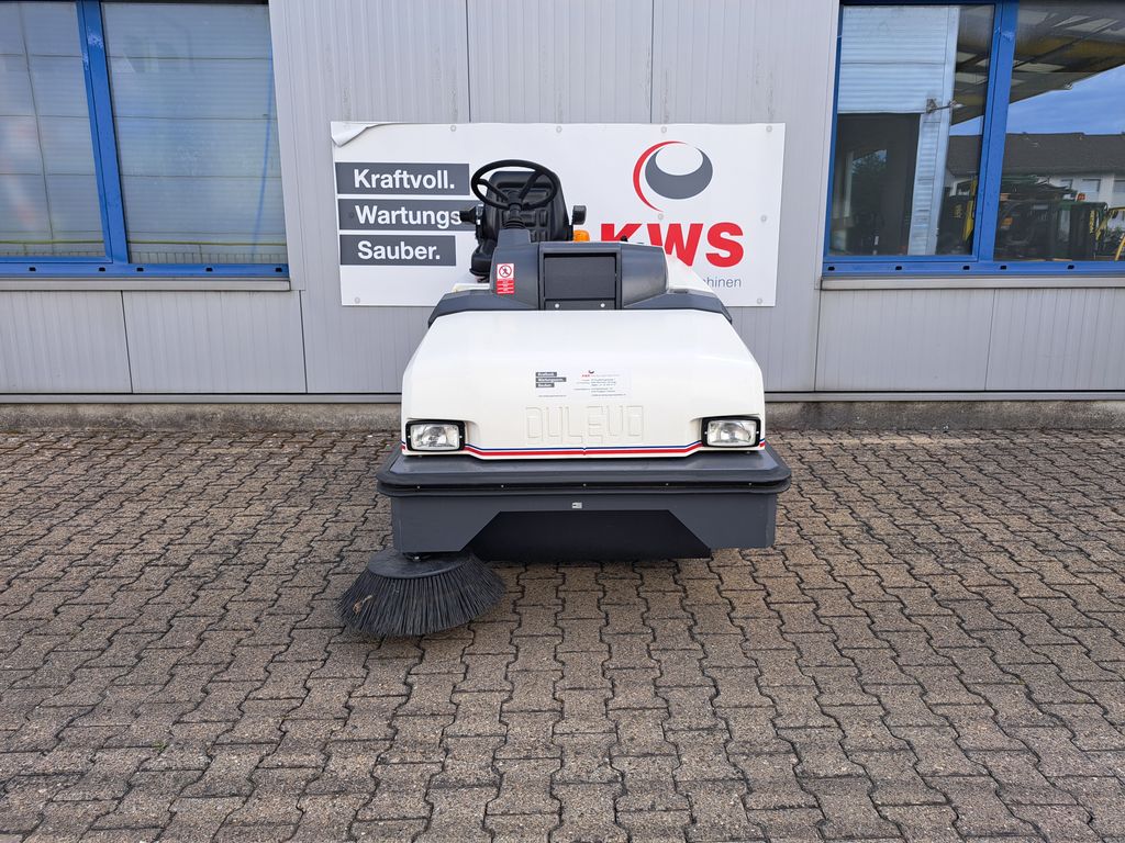 Aufsitz-Kehrsaugmaschine Dulevo 90 BK mieten Aufsitz-Kehrsaugmaschine zur Miete
