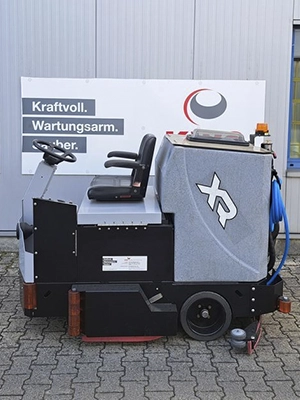 Aufsitz-Scheuersaugmaschine Tomcat